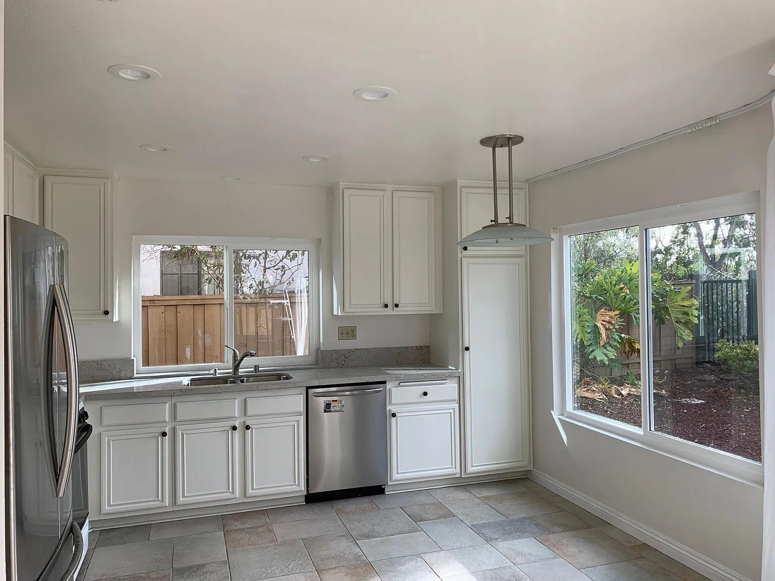 Building Photo - 10734 Chinon Cir