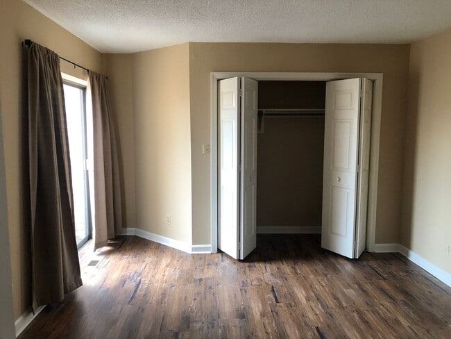 Building Photo - 326 Olympia Dr