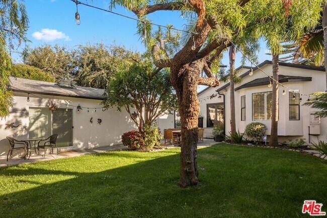 Building Photo - 6521 W 81st St