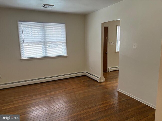 Building Photo - 29 Laver Rd