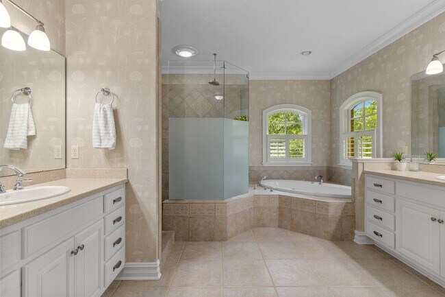 Building Photo - 8881 Winged Foot Dr