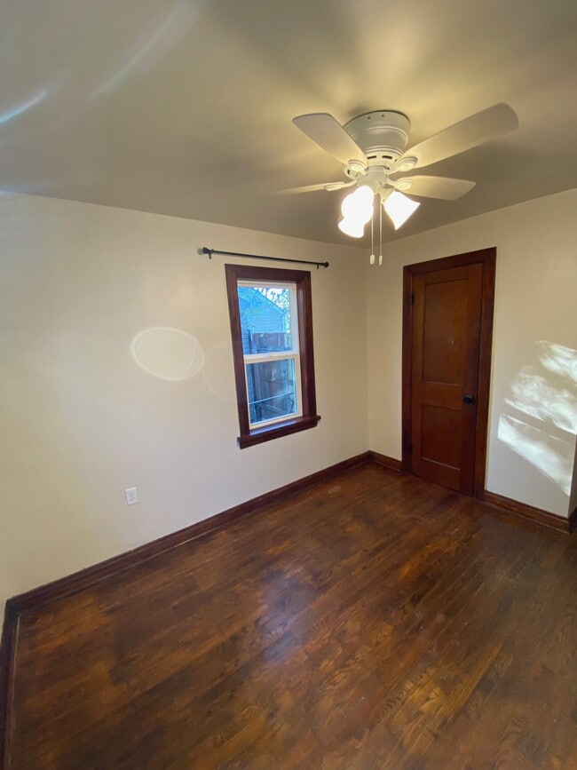 Building Photo - 604 W Worley St