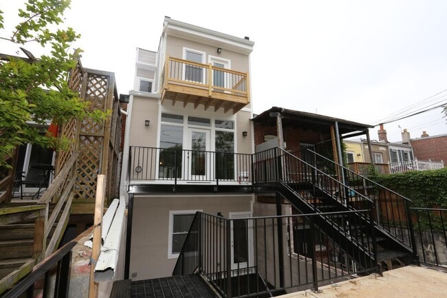 Building Photo - 3015 Sherman Ave NW