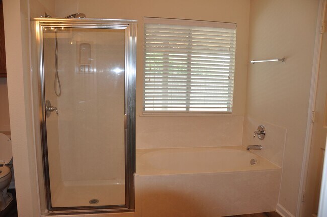 Building Photo - 3 Bedroom 2 Bath with Study in Kyle