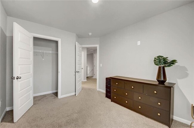 Building Photo - 2488 Piering Dr