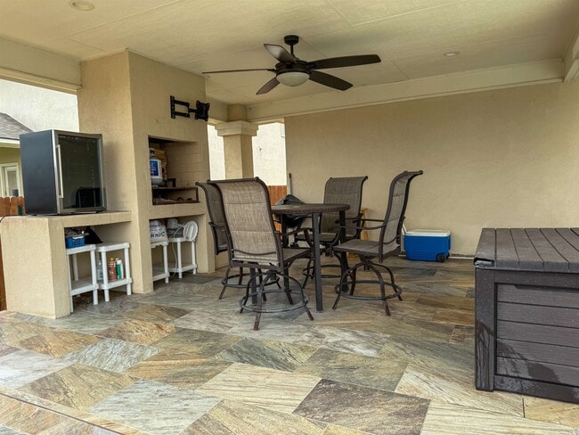 Building Photo - 208 Chisos Oak Dr
