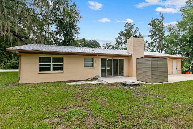 Building Photo - Affordable Remodeled Home near UF Campus