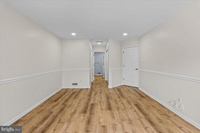 Building Photo - 14 Hearthstone Ln