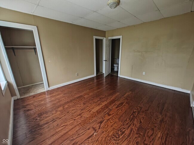 Building Photo - 617 W Franklin St