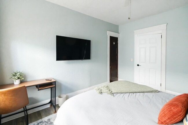 Building Photo - 2240 Murray Hill Rd