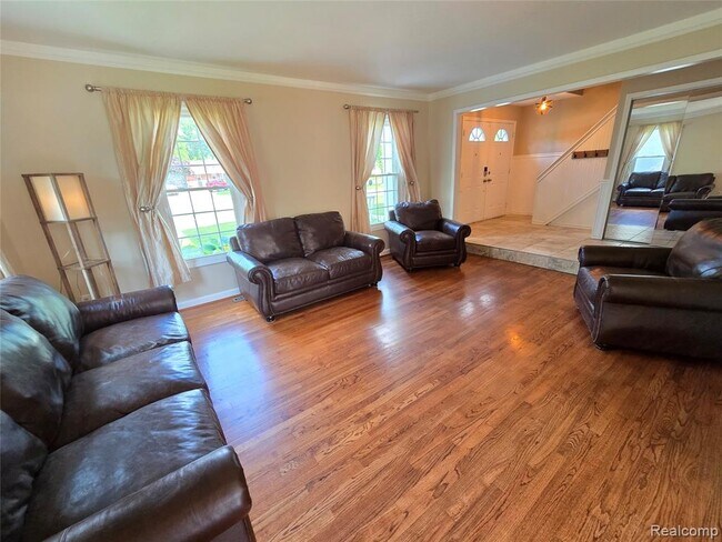 Building Photo - 18041 Fairway