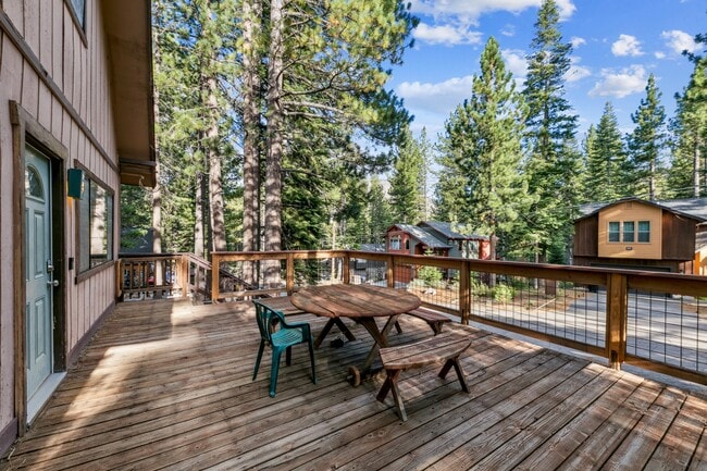 Building Photo - 1517 Plumas Cir