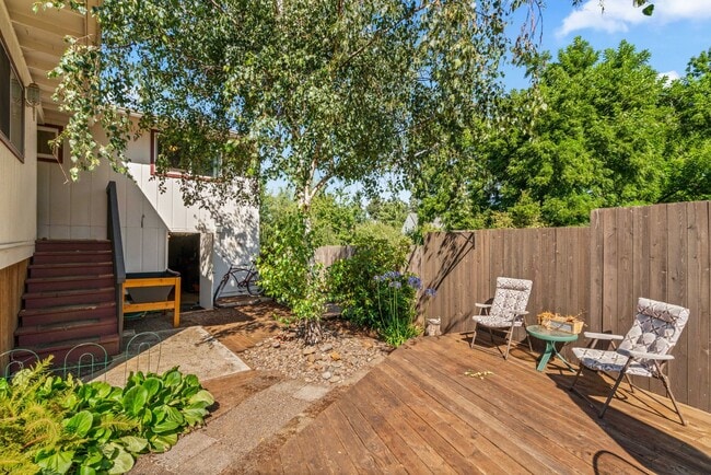 Building Photo - 1490 Carobelle Ct