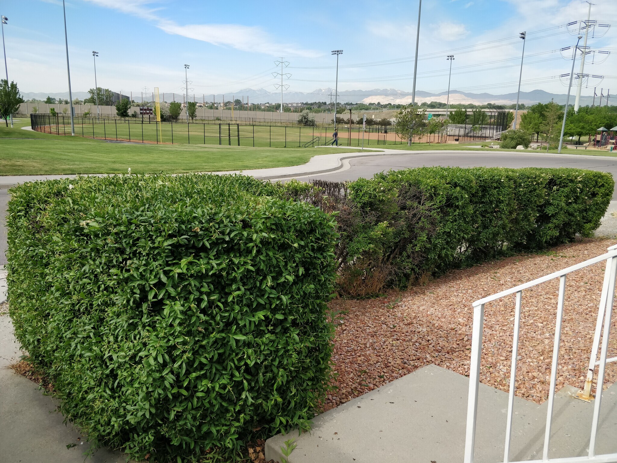 Building Photo - 940 W Red Oaks Dr