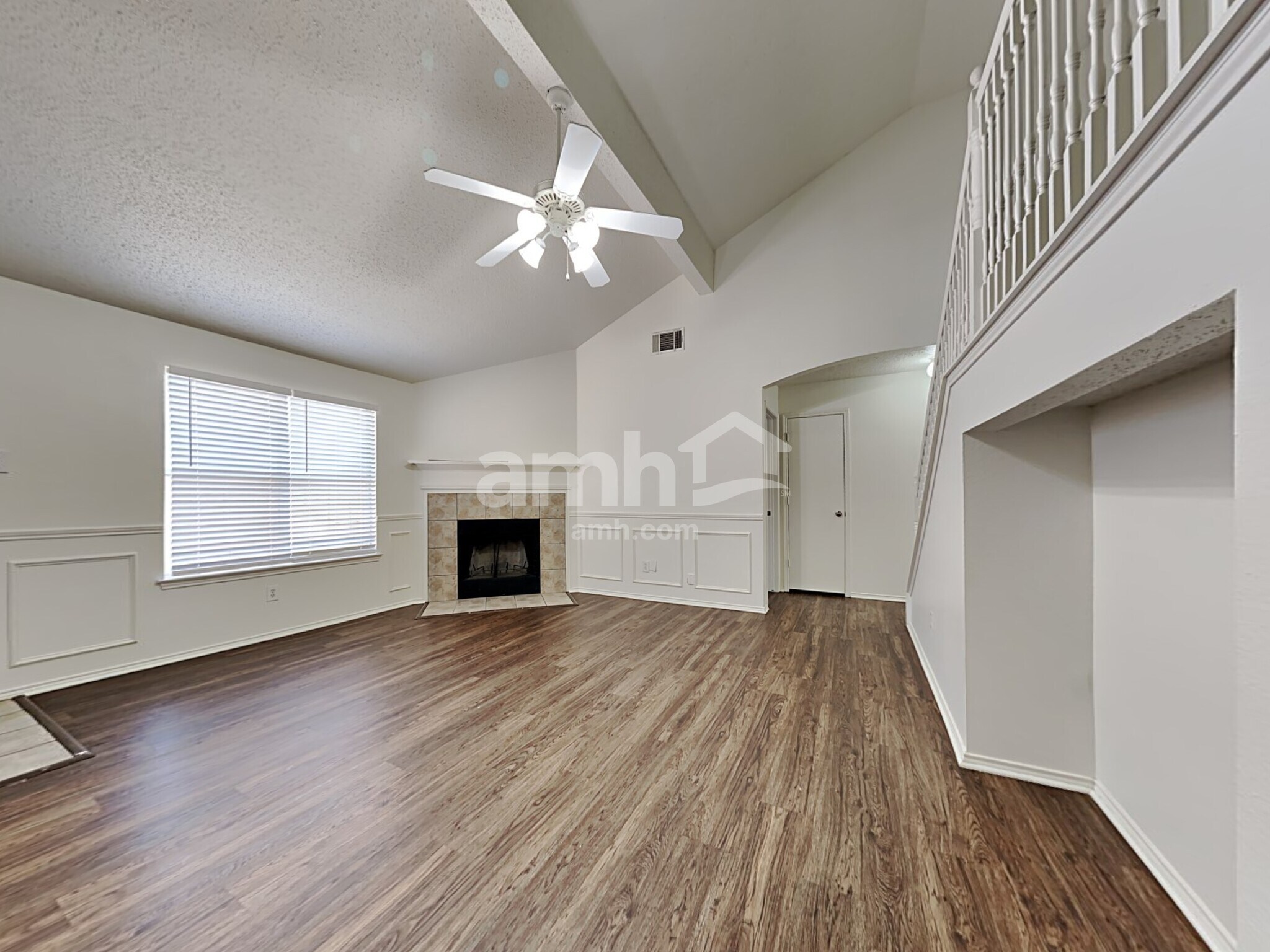 Building Photo - 816 Meadowlark Dr