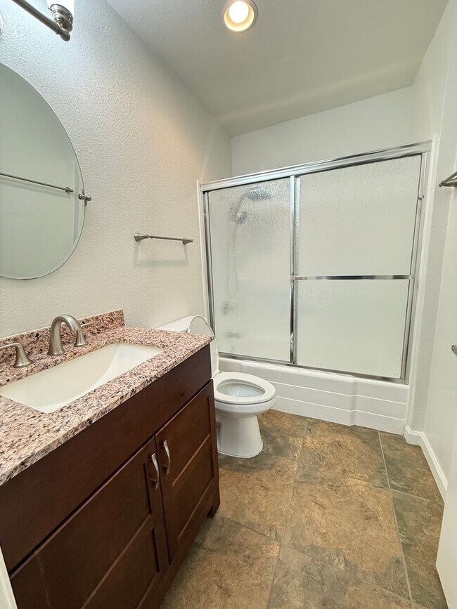 Building Photo - Excellent 2 bedroom 2 bathroom single story condo with private backyard.