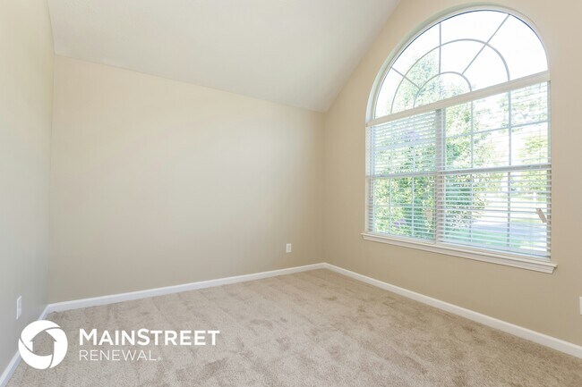 Building Photo - 6894 Smoke Ridge Dr