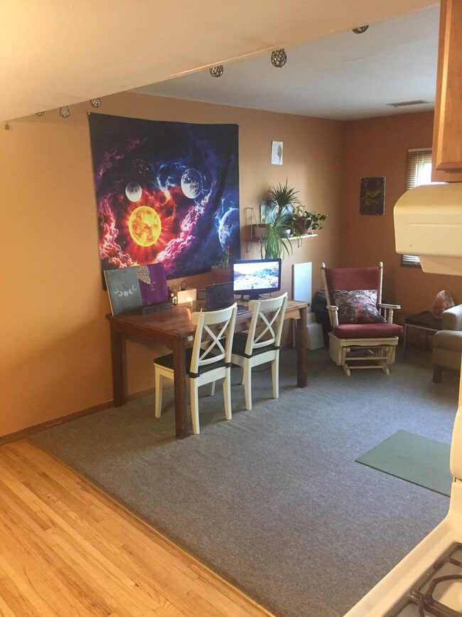 Large livingroom - 3254 Bloomington Ave