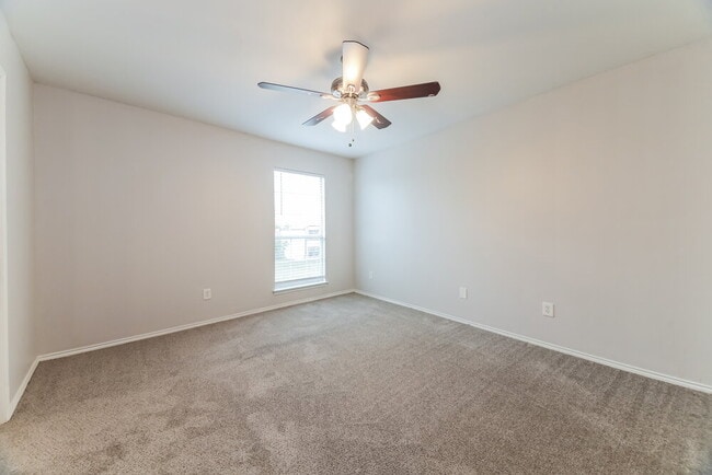 Building Photo - 9727 Checota Dr