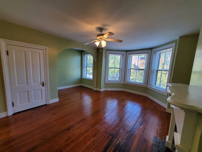 Building Photo - Spacious 2-Story Home In Historic Church H...