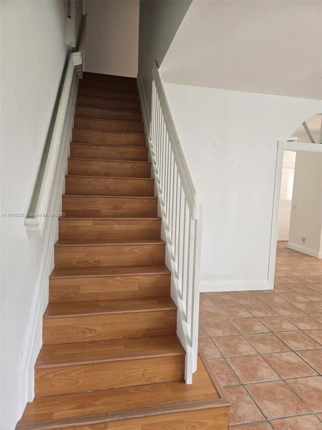 Building Photo - 4361 Dogwood Cir