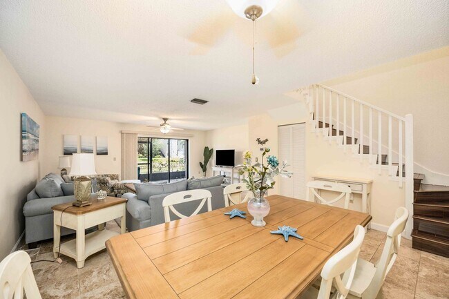 Building Photo - Seasonal or Annual 2 Bedroom, 2.5 Bathroom...