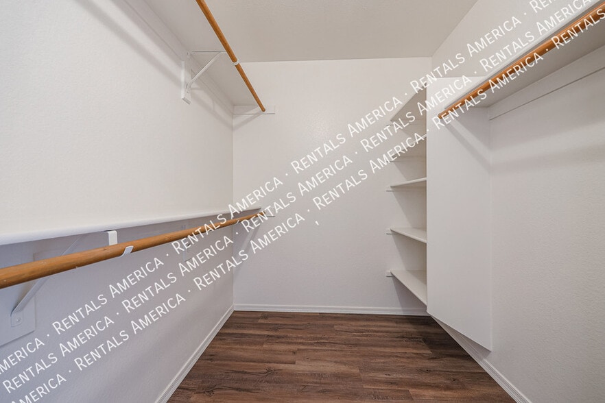 Building Photo - 5351 W Saragosa St