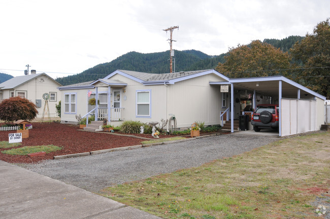 Building Photo - Hillcrest Mobile Home Park