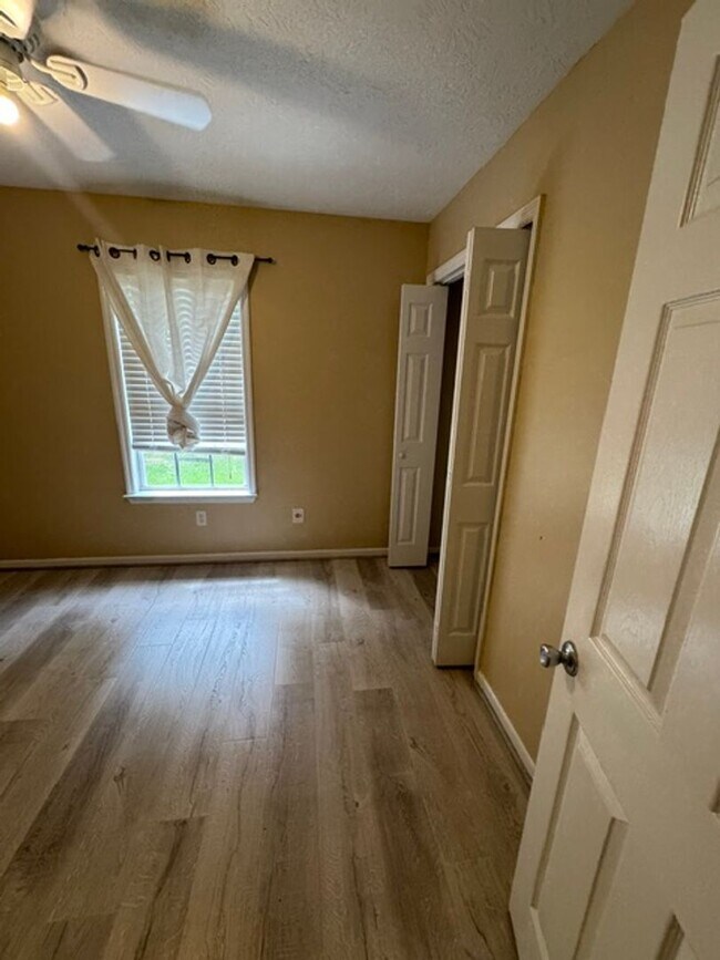 Building Photo - Available Now In Riverwood Plantation!