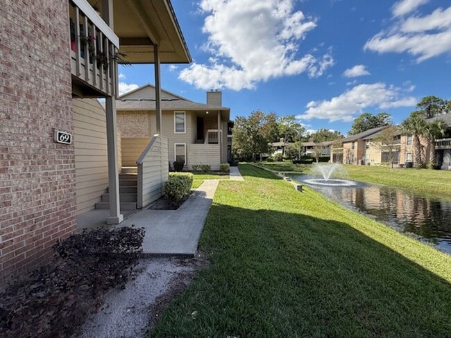 Building Photo - Beautiful Ground-Floor 2 Bedroom, 2 Bathroom Condo in The Landings at Belle Rive!