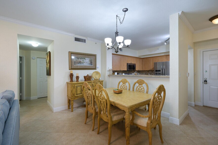 Building Photo - 1805 N Flagler Dr