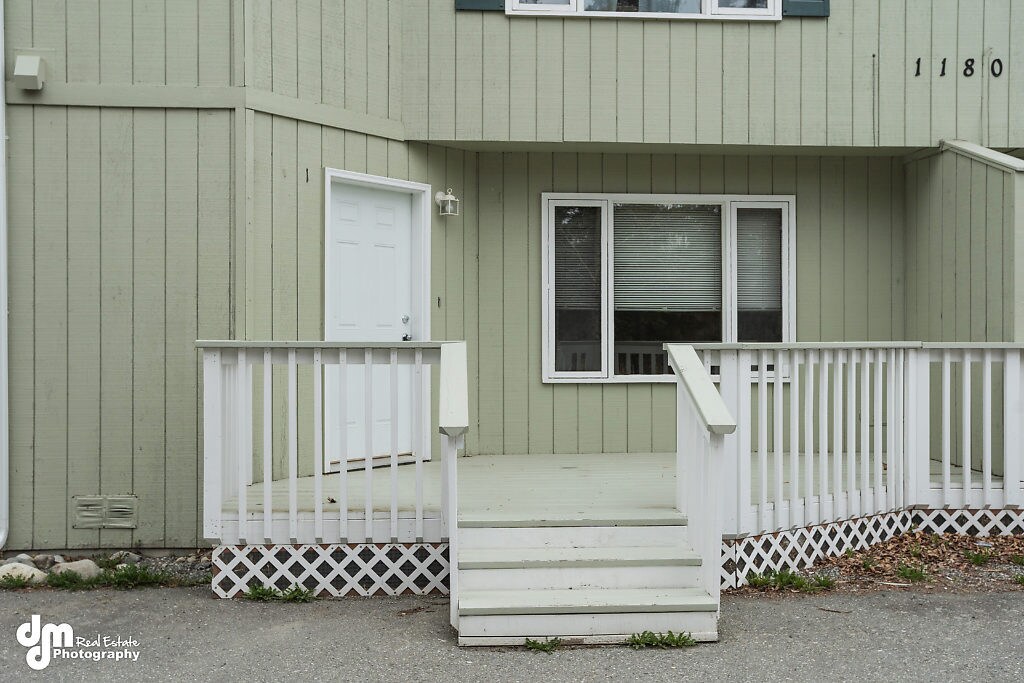 Building Photo - 1180 N Elsinore Ave