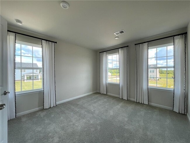 Building Photo - 105 Marchmont Dr