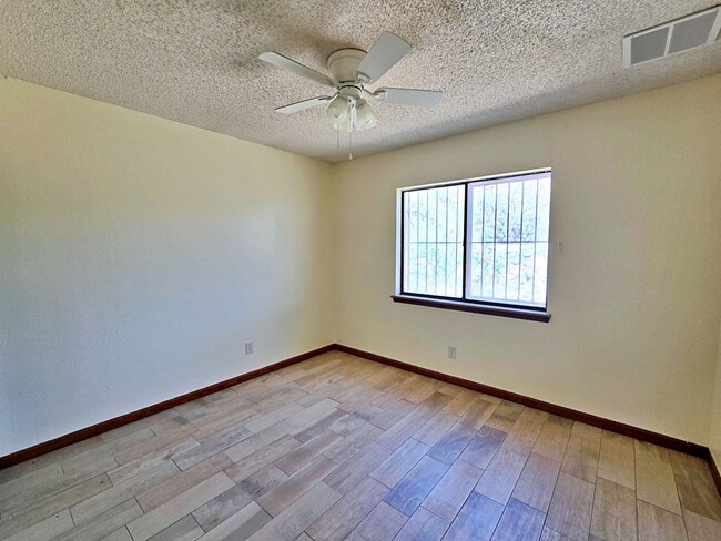 Building Photo - 3219 Mountain Ridge Dr