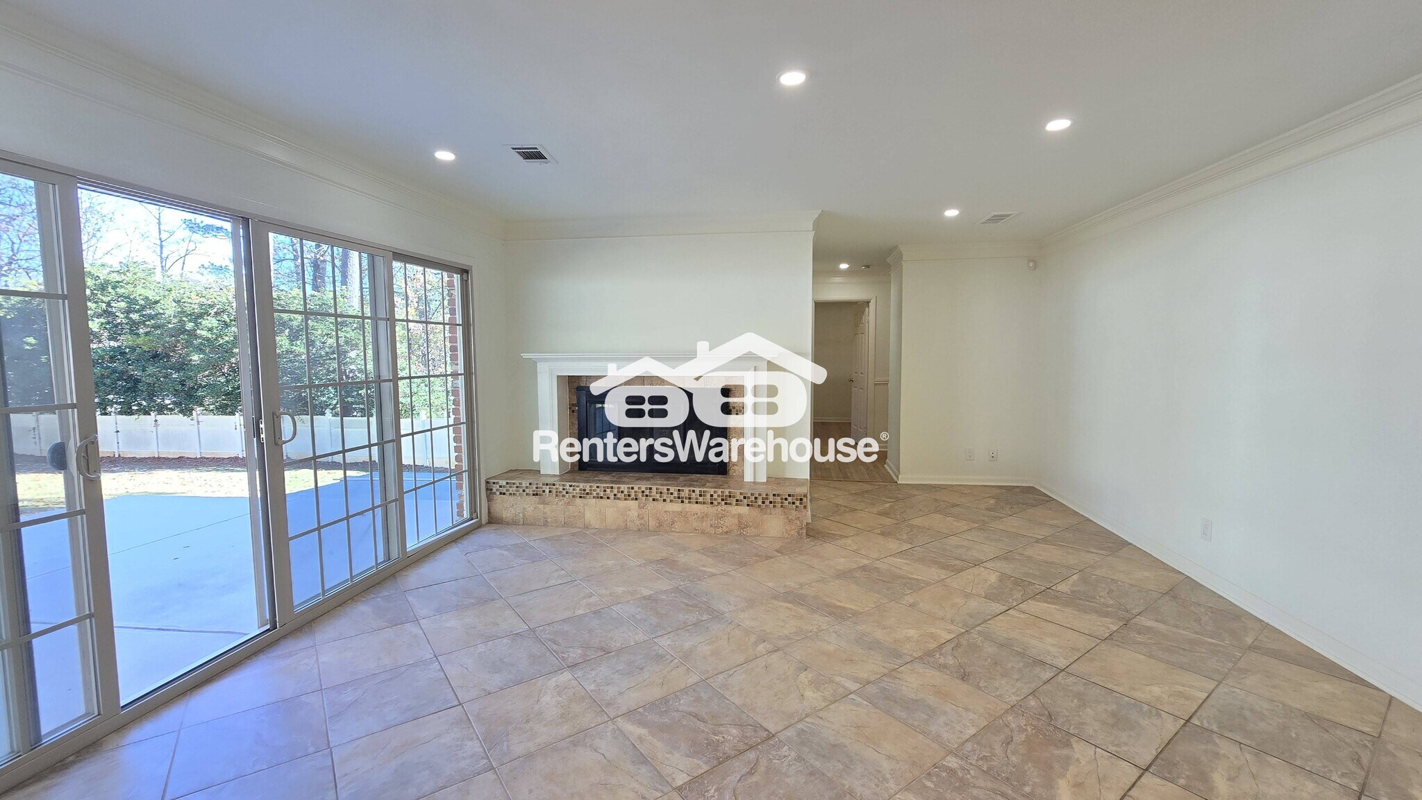 Building Photo - 3582 Cloudland Dr