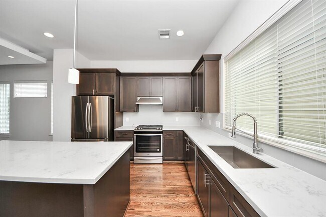 Building Photo - 310 Eado Park Cir