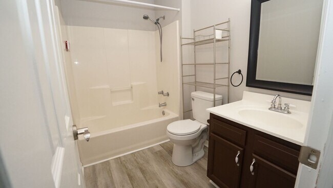 Building Photo - 103 Eastgate Dr