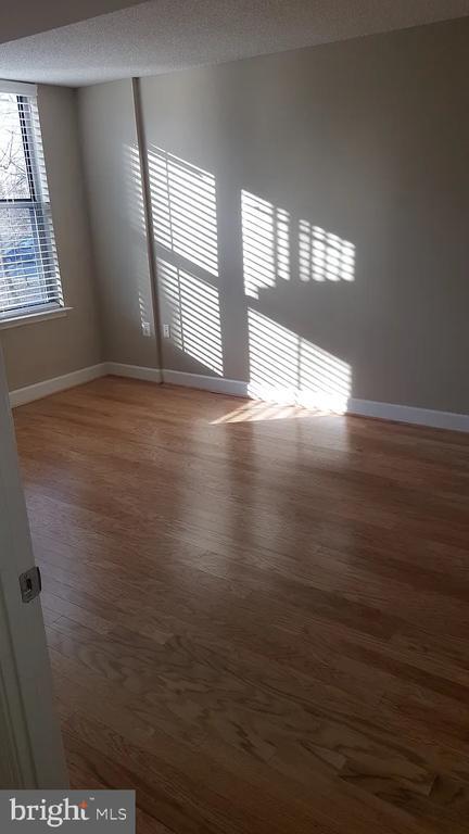 Building Photo - 11800 Sunset Hills Rd