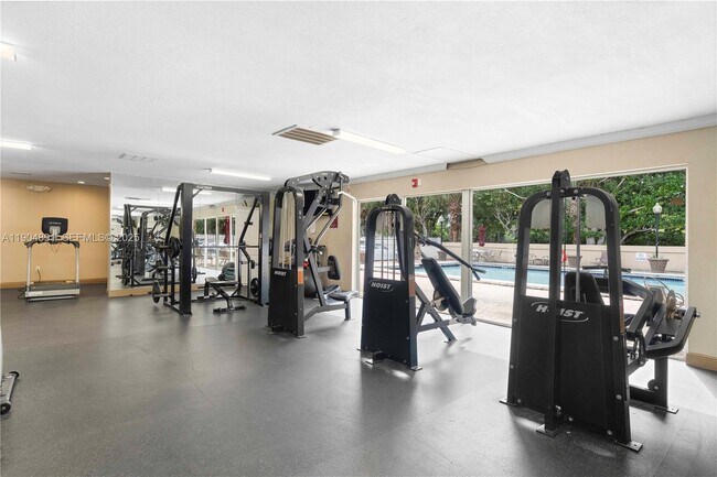 Building Photo - 1800 Sans Souci Blvd