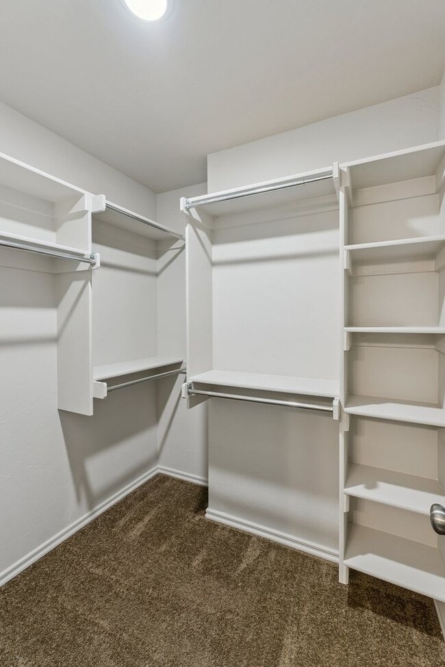 Building Photo - Beautiful 3 Bedroom, 2 Bath Home Close to Choctaw