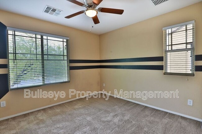 Building Photo - 2581 S Penrose Dr