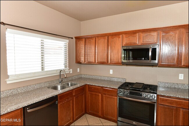 Building Photo - 3257 Sunset Point Dr