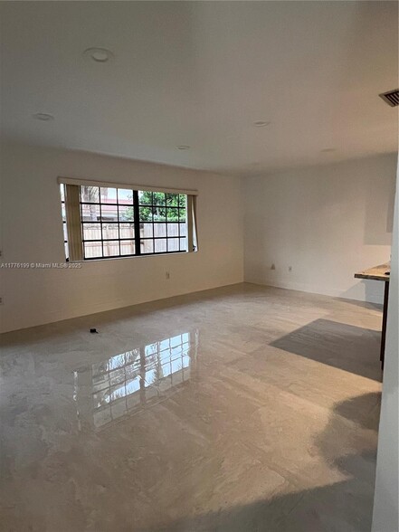 Building Photo - 8321 NW 167th Ter