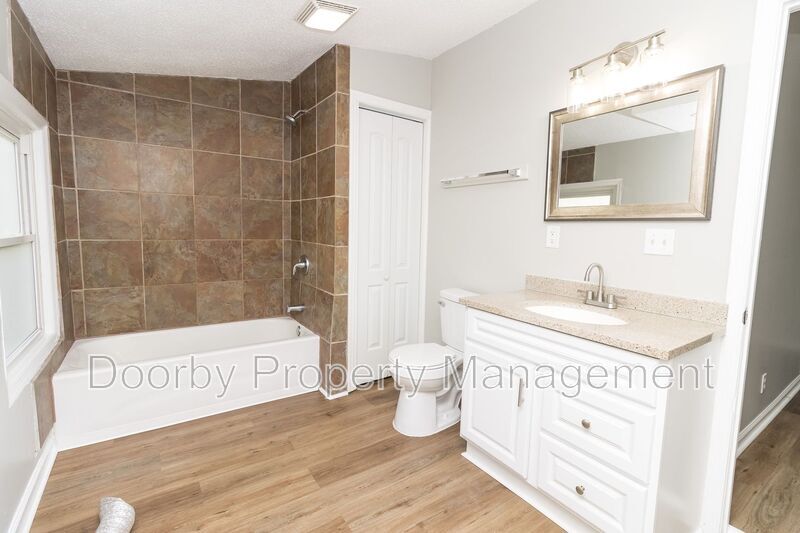 Building Photo - 103 Farris St NE