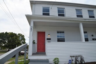 Building Photo - 565-567 E Deshler Avenue