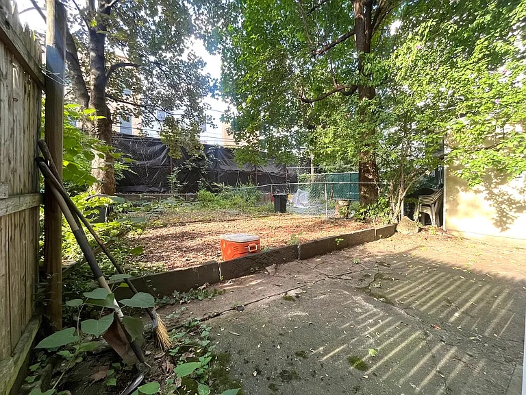 Building Photo - 911 Greene Ave