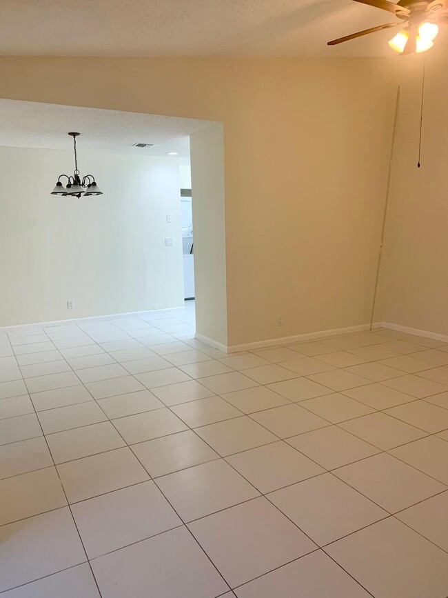 Building Photo - 3104 Waterview Cir