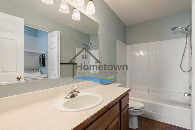 Building Photo - Spacious 3 Bedroom 2 bath Corner Lot Home with Private Fenced Backyard