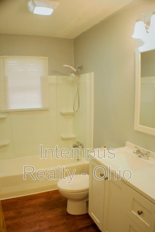 Building Photo - 967 Duxberry Ave