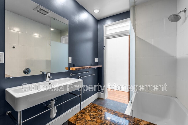 Building Photo - 1336 K St SE